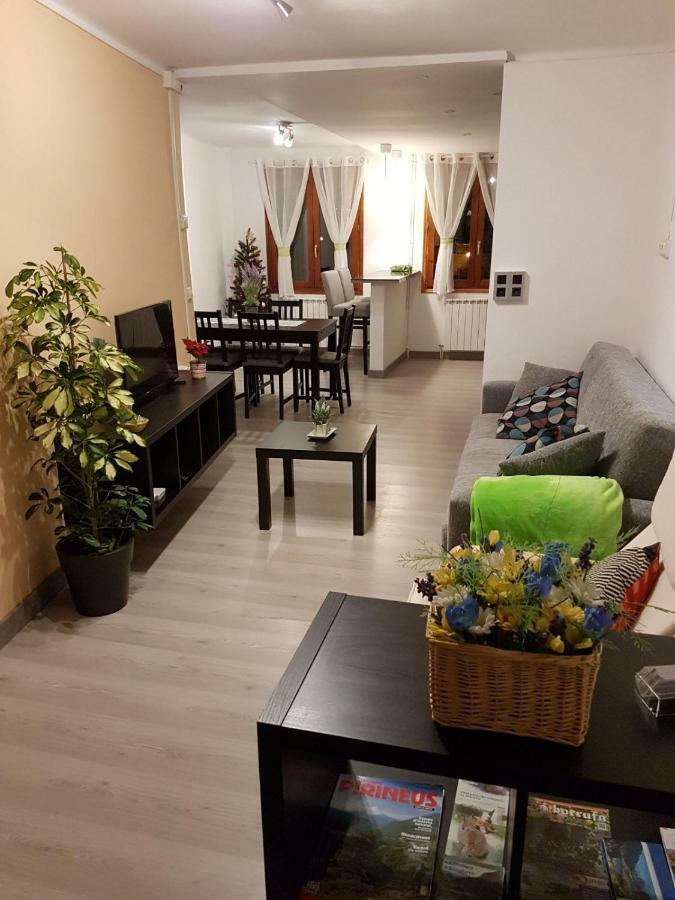 Casa Ponet Βίλα Valencia D'Aneu Εξωτερικό φωτογραφία